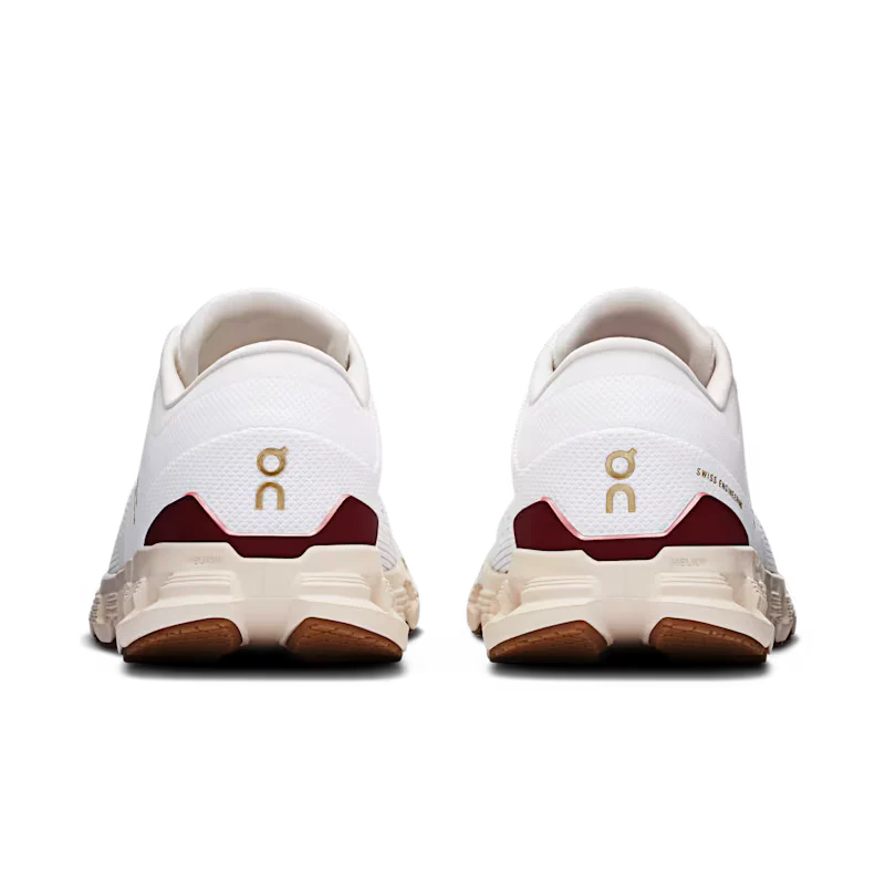 On running X 4 'Pearl Ivory'