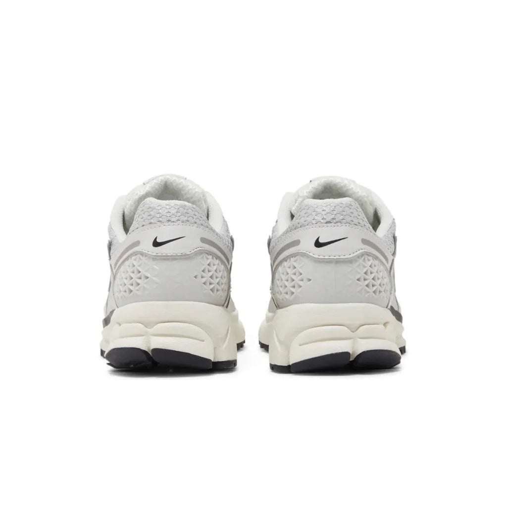 Air Zoom Vomero 5 'Photon Dust Metallic Silver'