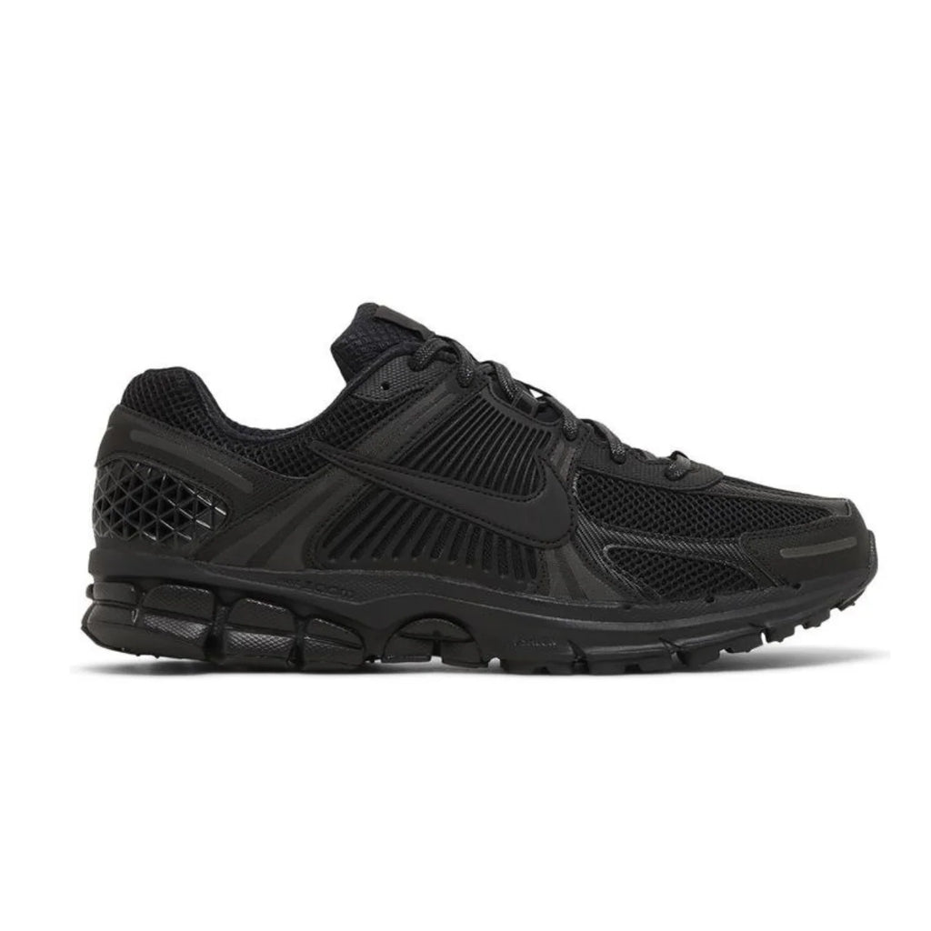 Air Zoom Vomero 5 'Triple Black'
