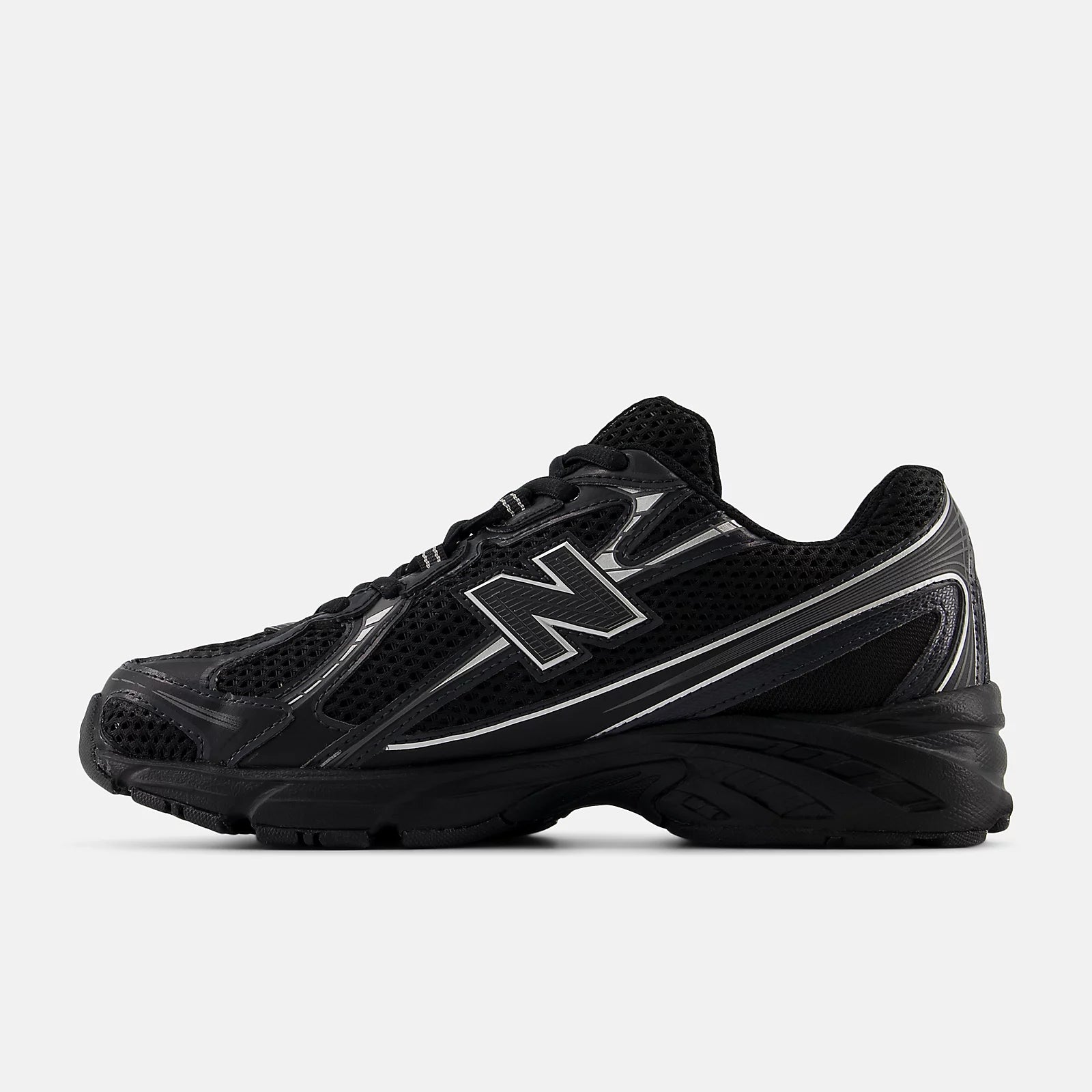 New balance 740 Black with silver metallic