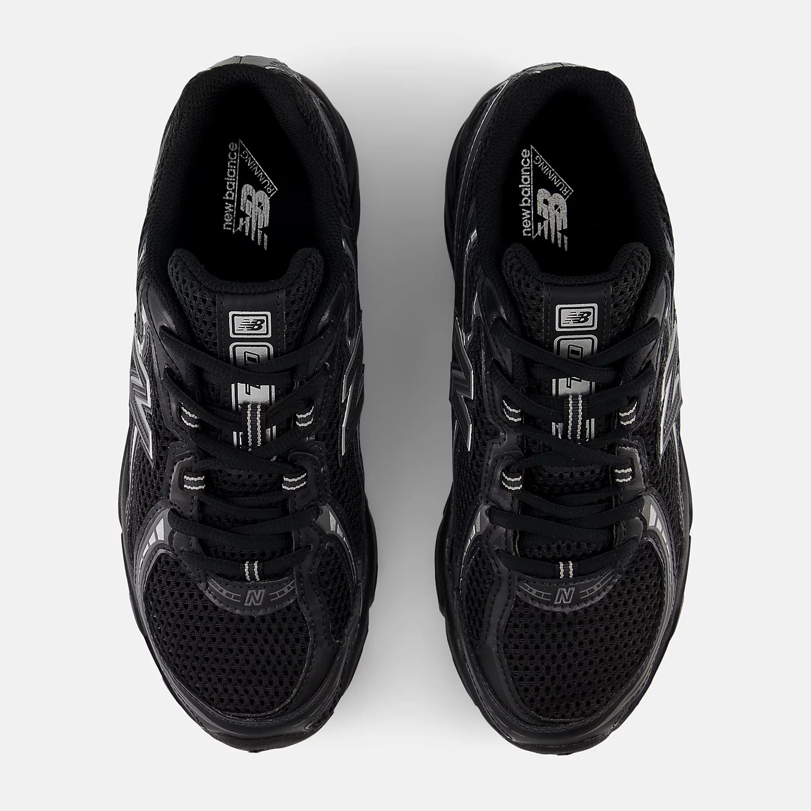 New balance 740 Black with silver metallic