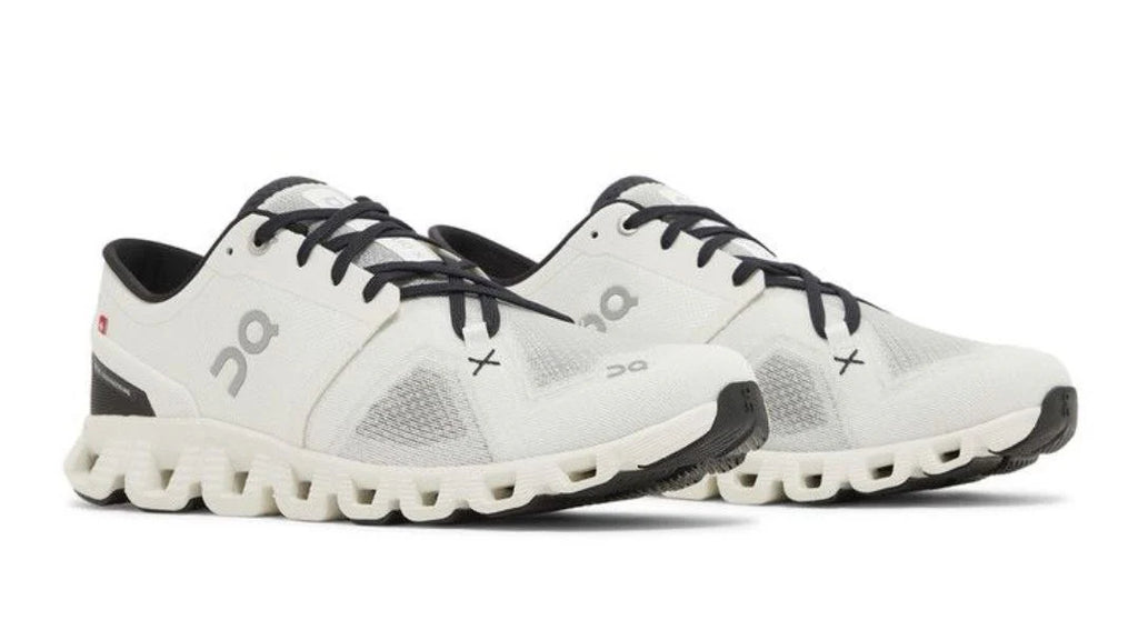 On Cloud × 3 'Ivory Black'